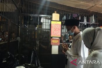 Tahanan kasus narkoba nikahi kekasihnya di masjid