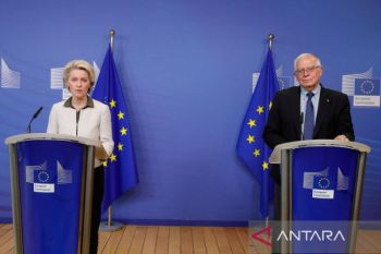 Mata uang Euro dan saham berjangka AS merosot karena risiko Ukraina meningkat