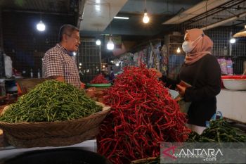 Cabai merah dan rokok penyumbang inflasi Sumbar pada Februari 2022