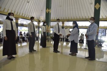Bupati Sleman serahkan 153 SK pengangkatan CPNS