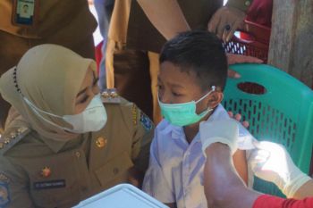 Bupati Mamuju ingatkan kepala sekolah optimalkan capaian vaksinasi