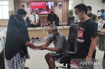Kakek pencuri ponsel dibebaskan melalui keadilan restoratif