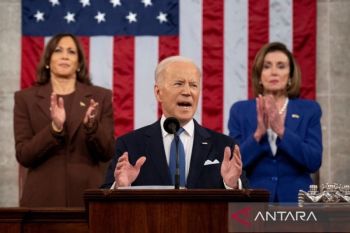 Presiden Biden sebut ekonomi Rusia kini terguncang akibat kesalahan Putin