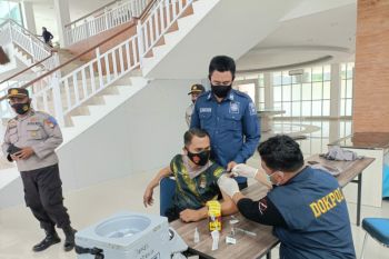 Kapolres ajak warga Mamuju Tengah mengikuti vaksinasi booster