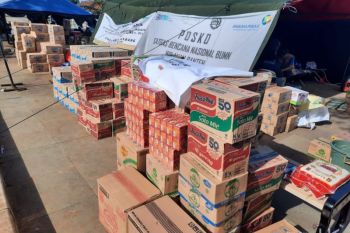Hutama Karya salurkan bantuan bagi korban bencana di Banten dan Sumbar