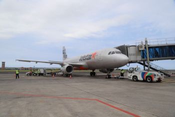 Tiga maskapai internasional mendarat perdana di Ngurah Rai