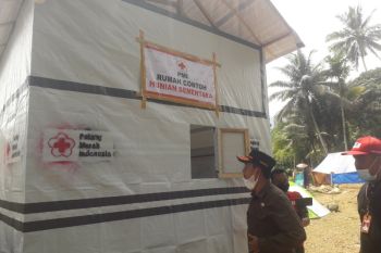PMI Pasaman Barat mulai buat rumah hunian sementara bagi korban gempa
