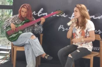 Dyani Dee merilis single "Cintamu Bukan Untukku"