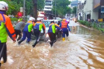 Kuala Lumpur  dilanda banjir akibat hujan deras