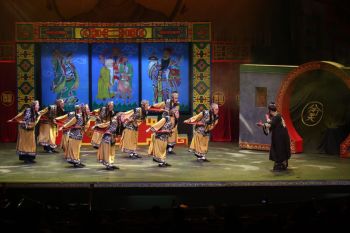 Teater Koma menggelar pertunjukan "Sampek Engtay" usai tertunda dua tahun