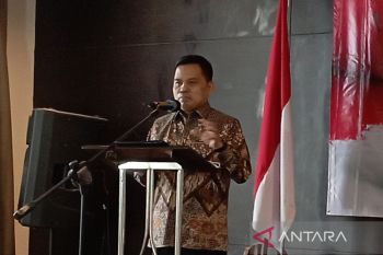 Ex-MPR secretary general named graft suspect