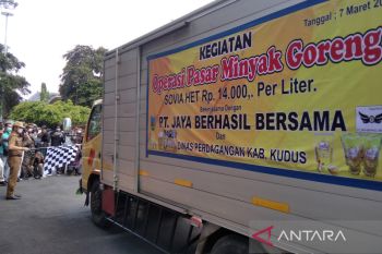 Kudus dipasok 16.800 liter minyak goreng kemasan
