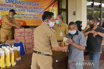 Stabilkan harga, Pemkab Temanggung gelontorkan 15.000 liter minyak goreng