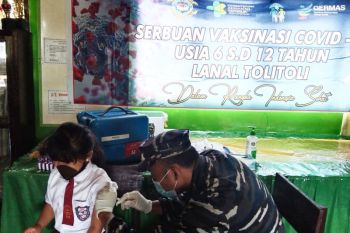Danlantamal VIII imbau masyarakat datangi tempat vaksinasi
