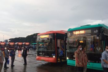 30 bus listrik mulai melaju di jalan-jalan Jakarta