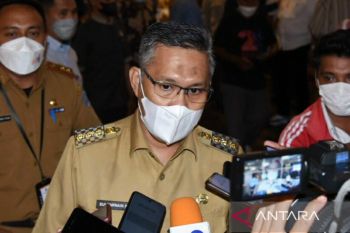 Wali Kota Kendari mengancam cabut izin distributor penimbun minyak goreng