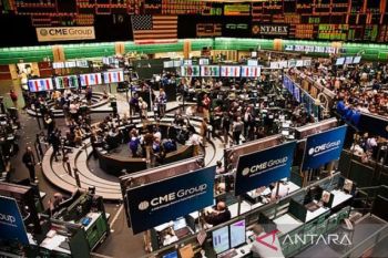 Harga emas terkerek 12 dolar dipicu melemahnya dolar jelang data inflasi utama AS