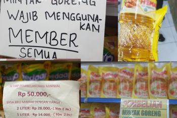 KPPU menghentikan praktik penjualan minyak goreng bersyarat