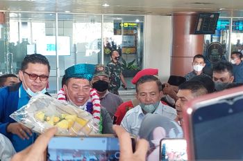 Keluar dari Lapas Sukamiskin, mantan Bupati Rohul tersangkut korupsi disambut meriah
