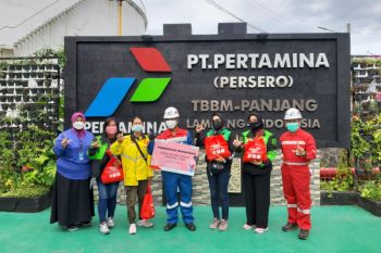 Pertamina Patra Niaga Sumbagsel berbagi kebahagian kepada pengemudi ojol