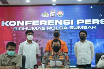 Polda Sumbar dan BKSDA tangkap penjual ratusan satwa dilindungi