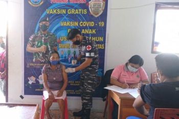 Lanal Melonguane  gelar vaksinasi bagi masyarakat kepulauan