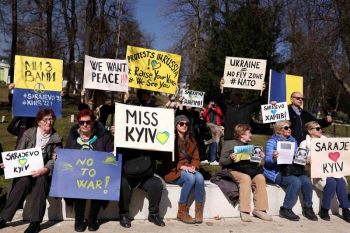 Anggota parlemen Latvia ikut berperang melawan Rusia