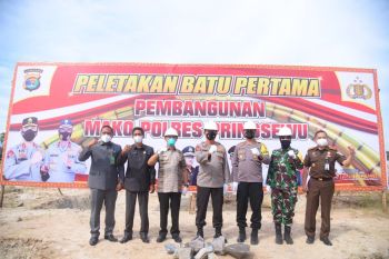 Kapolda Lampung lakukan peletakan batu pertama pembangungan Mako Polres Pringsewu