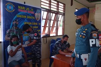 Lantamal VIII gencar vaksinasi COVID-19 di luar pangkalan