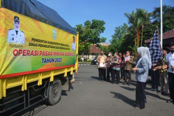 Purbalingga gelar operasi pasar minyak goreng 10.796 liter