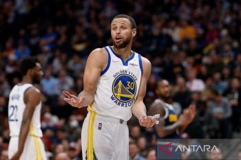 Stephen Curry pimpin Warriors hentikan tren kemenangan berturut-turut Nuggets