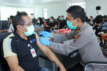 Polda Sulut terus melakukan upaya akselerasi vaksinasi COVID-19