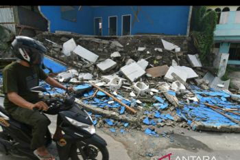 Sekolah di Kota Palu rusak  akibat cuaca buruk