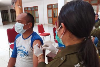 Capaian vaksinasi dosis satu di Manggarai Barat tertinggi se-NTT