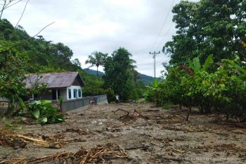 Warga terdampak banjir-longsor di Sigi Sulteng  membutuhkan air bersih