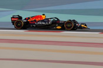 Max Verstappen pamerkan kecepatan Red Bull di hari terakhir tes Bahrain