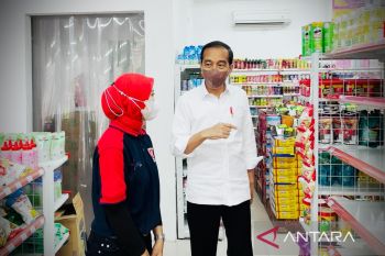 Jokowi cek harga minyak goreng di Yogyakarta