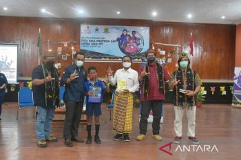 Bupati Manggarai dorong warga budayakan membaca