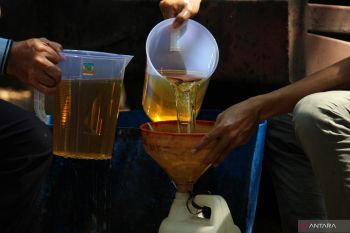 Pemerintah beri subsidi minyak goreng curah Rp14 ribu per liter