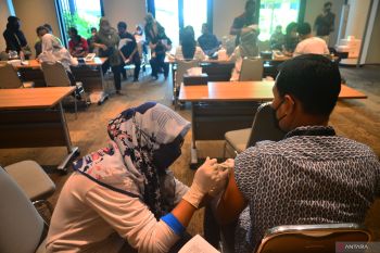 Kasus konfirmasi harian COVID-19 catat angka terendah sejak Januari 2022