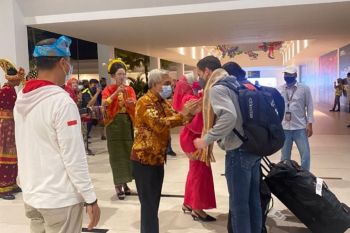 Kru dan pebalap MotoGP mulai tiba di Lombok