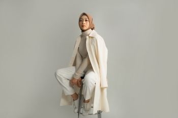 Nina Tri Suci meluncurkan single "Terima Saja"