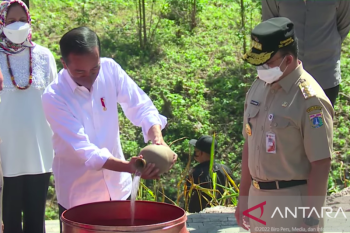 Presiden Jokowi pimpin penyatuan tanah dan air di titik nol IKN Nusantara