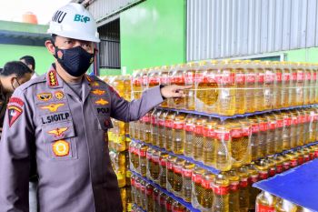 Kapolri: Awasi alur distribusi dan harga minyak goreng di pasar