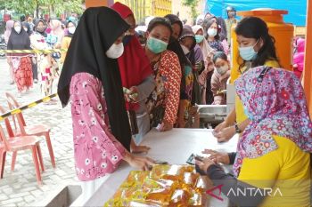 Kelangkaan minyak goreng di hamparan buah sawit
