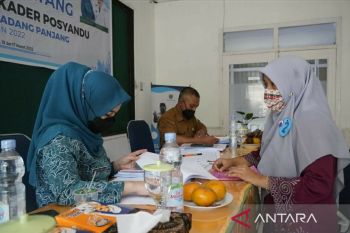 Enam kader kecamatan ikuti lomba Posyandu Kota