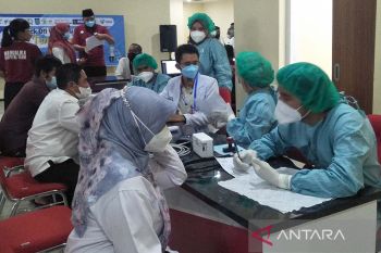 Senin, positif COVID-19 bertambah 3.696 kasus