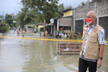 Gubernur Jateng cek penanganan banjir di Purworejo