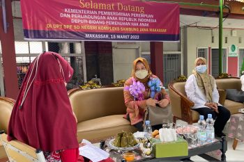 Kementerian PPPA kunjungi sekolah di Kota Makassar dorong SRA