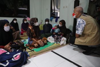 Ganjar pastikan pengungsi banjir di sejumlah daerah tertangani
